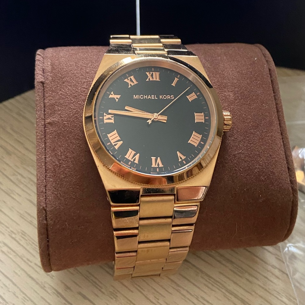 MICHAEL KORS Gold and Black Watch